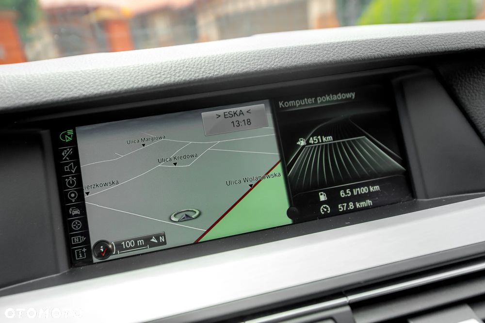 BMW Seria 5 525d xDrive Touring Luxury Line - 32