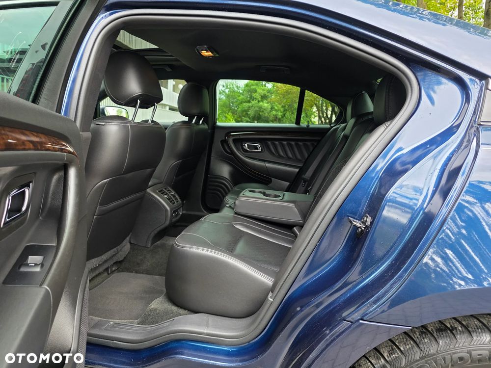 Ford Taurus - 23