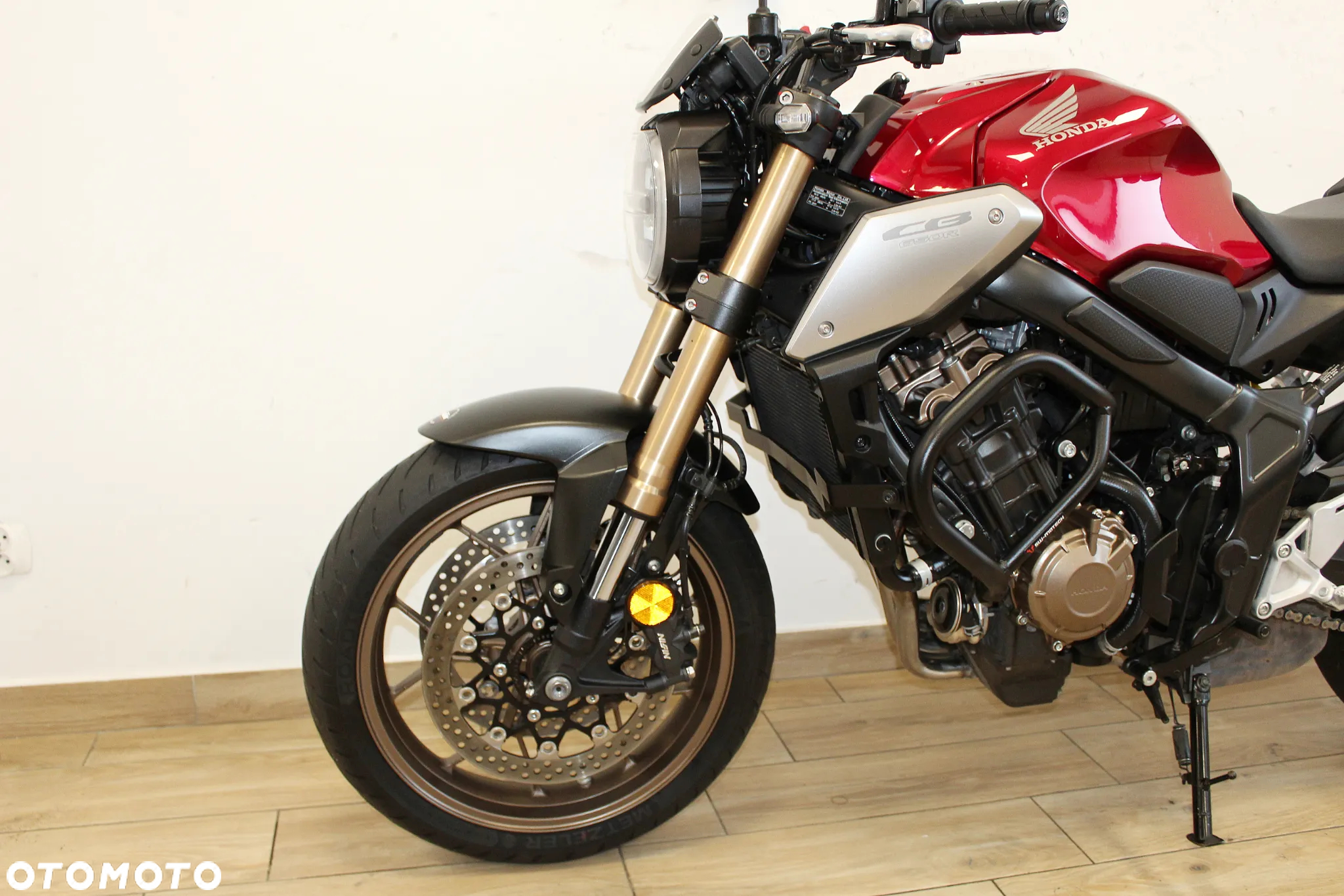 Honda CB - 12