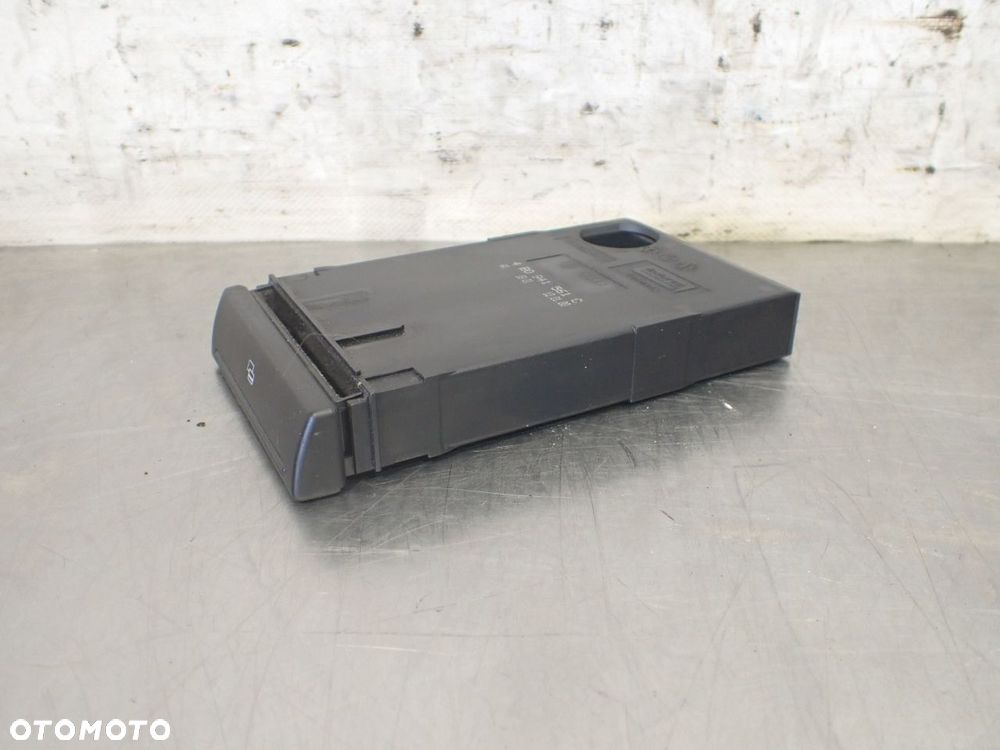 SCHOWEK AUDI A6 C5 2.5 4B0941561C - 1