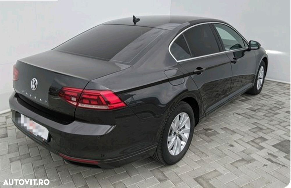 Volkswagen Passat 1.6 TDI SCR DSG Business - 4
