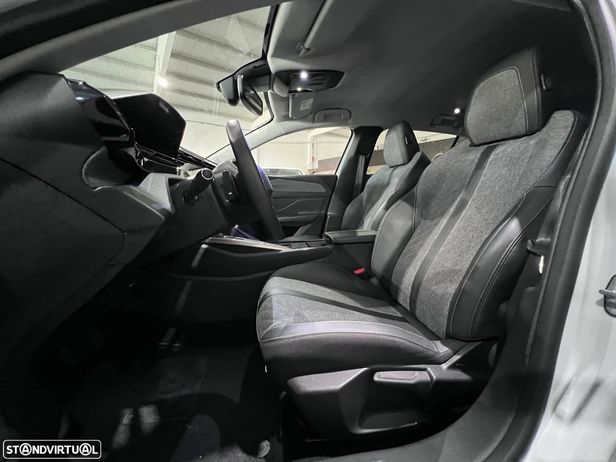 Peugeot 408 1.2 PureTech Allure EAT8 - 8