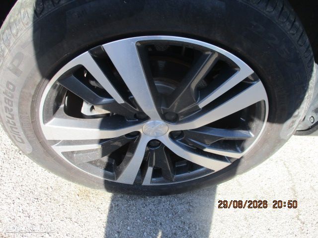 Peugeot 3008 1.5 BlueHDi Allure EAT8 - 13