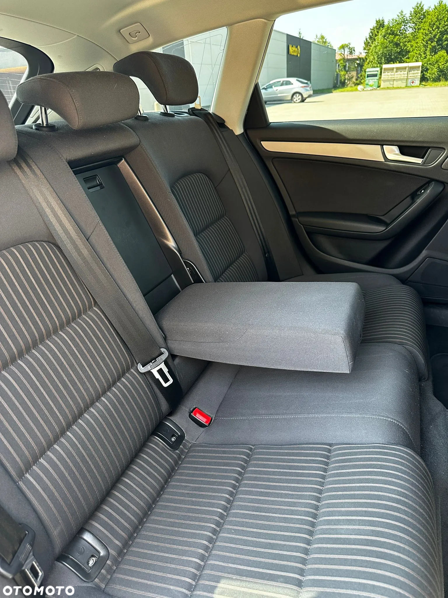 Audi A4 Avant 2.0 TDI DPF Ambiente - 11