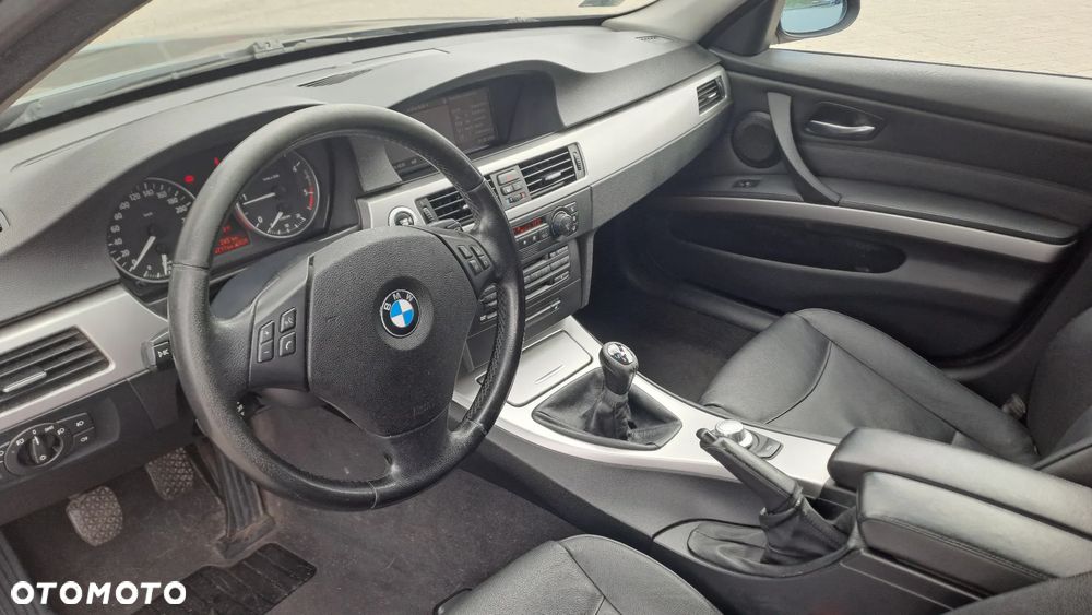 BMW Seria 3 320d - 10
