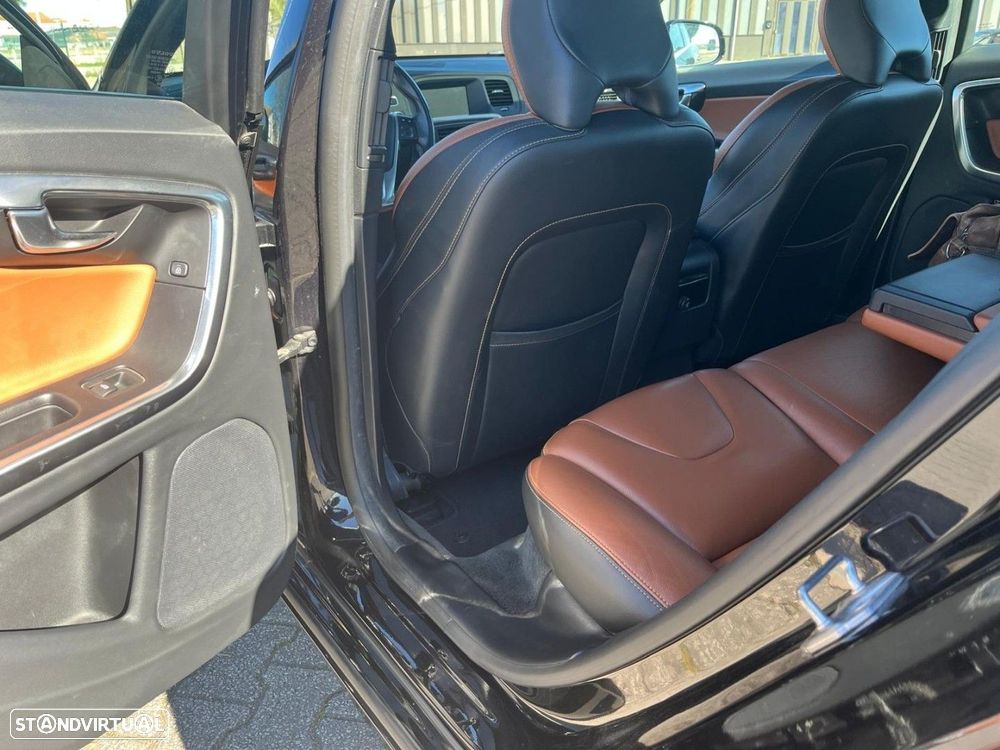 Volvo V60 D6 Twin Engine Geartronic RDesign - 19