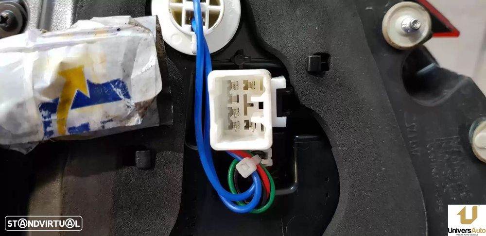 FAROLIM TRASEIRO ESQUERDO INTERIOR KIA CARENS IV 2018 -92403A4120 - 3