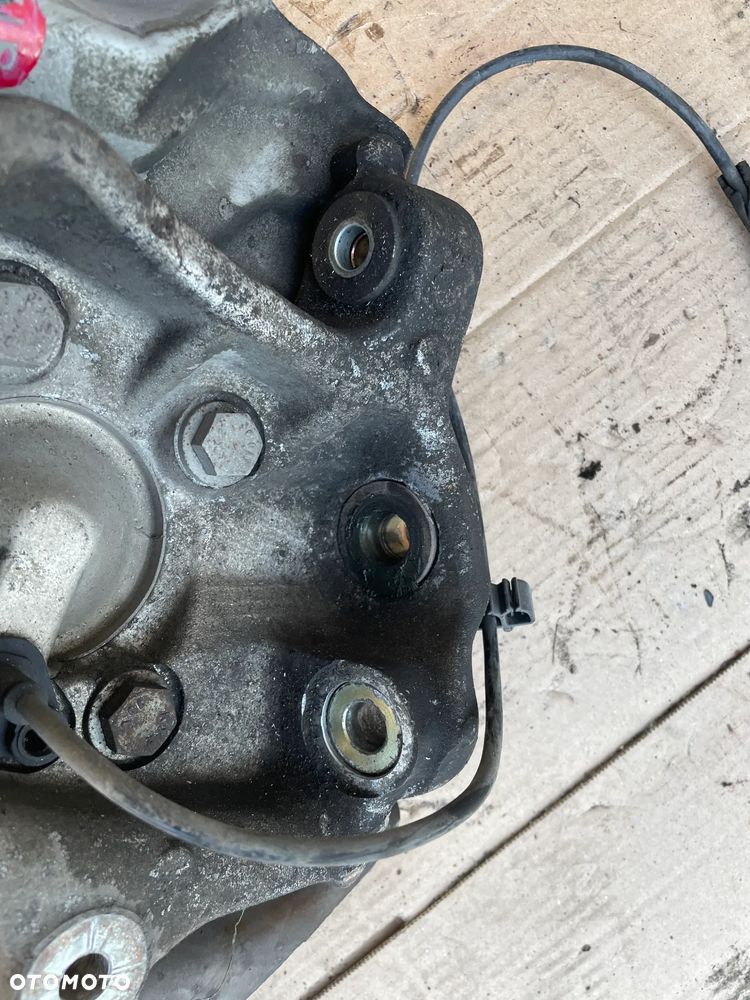 zwrotnica piasta lewa przód bmw e39 z tulejkami - 4