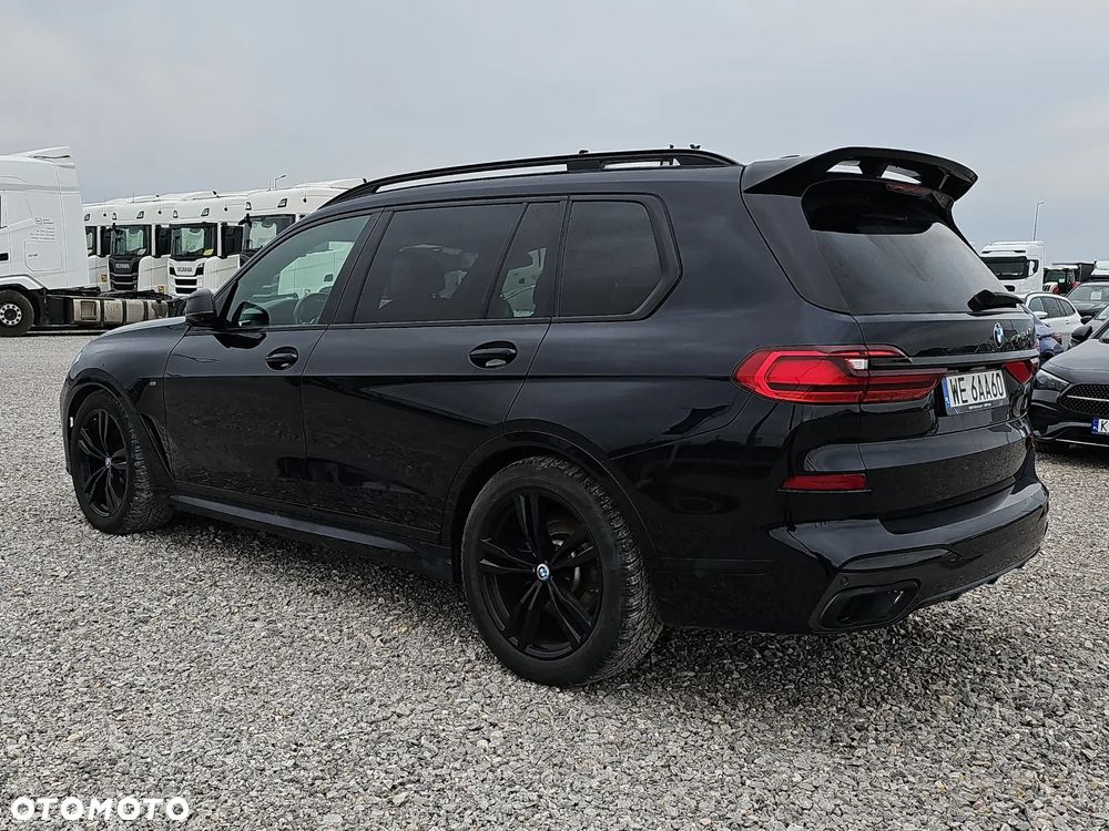 BMW X7 - 7