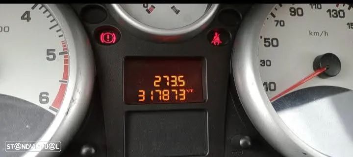 Peugeot 207 1.4 HDi Urban - 8