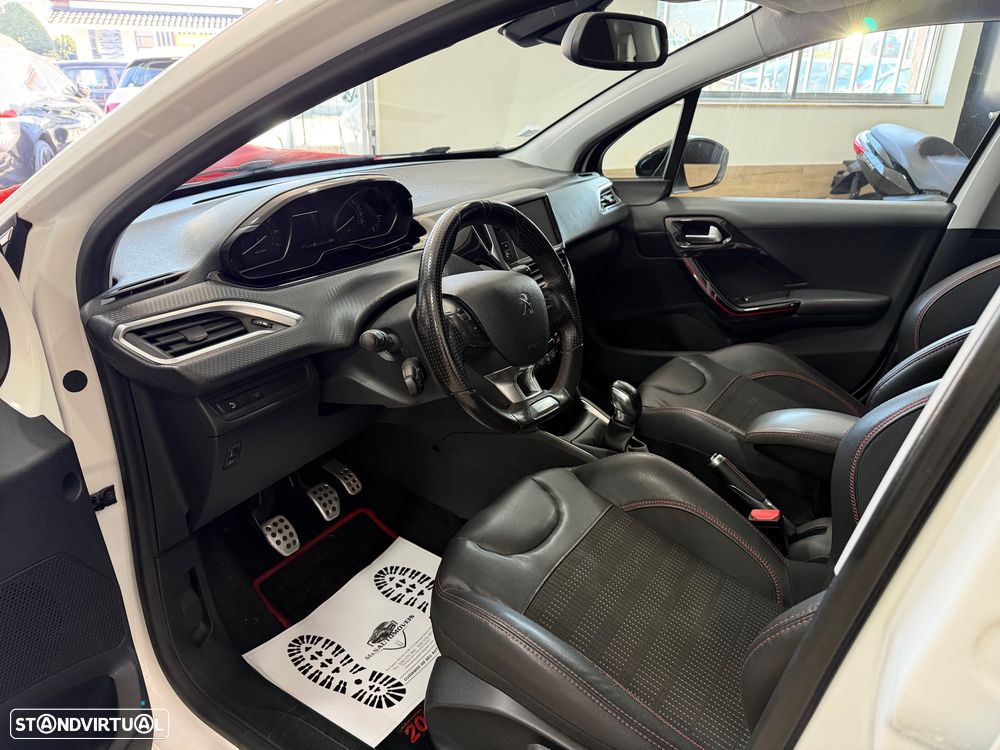 Peugeot 208 1.2 PureTech GT Line - 14