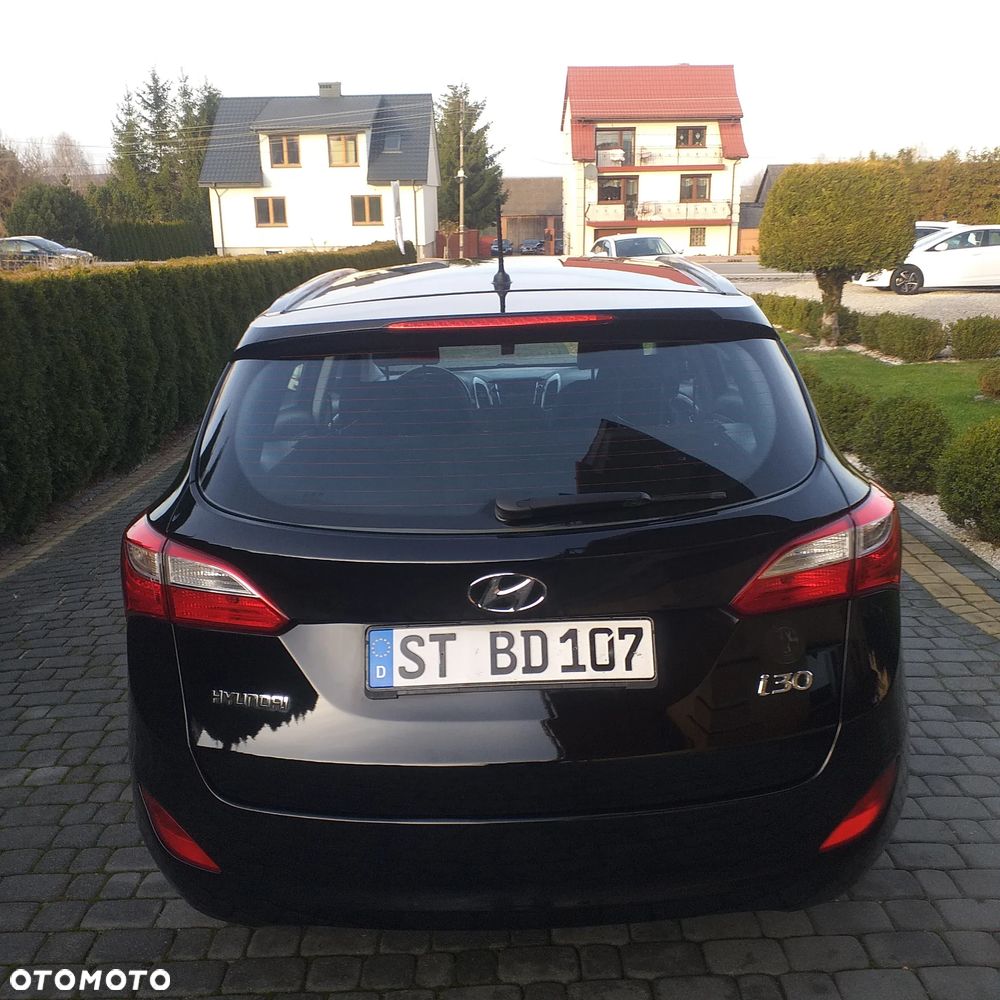 Hyundai i30 1.4 Intro Edition - 4