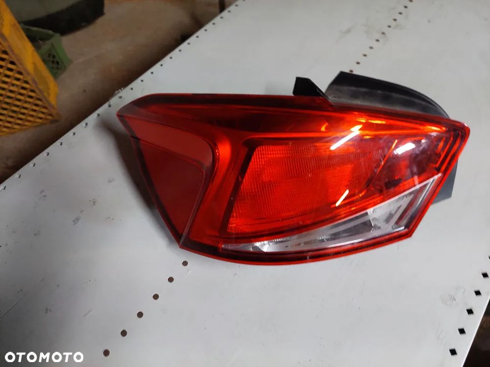 Lampa lewy tyl seat ibiza 6F - 1