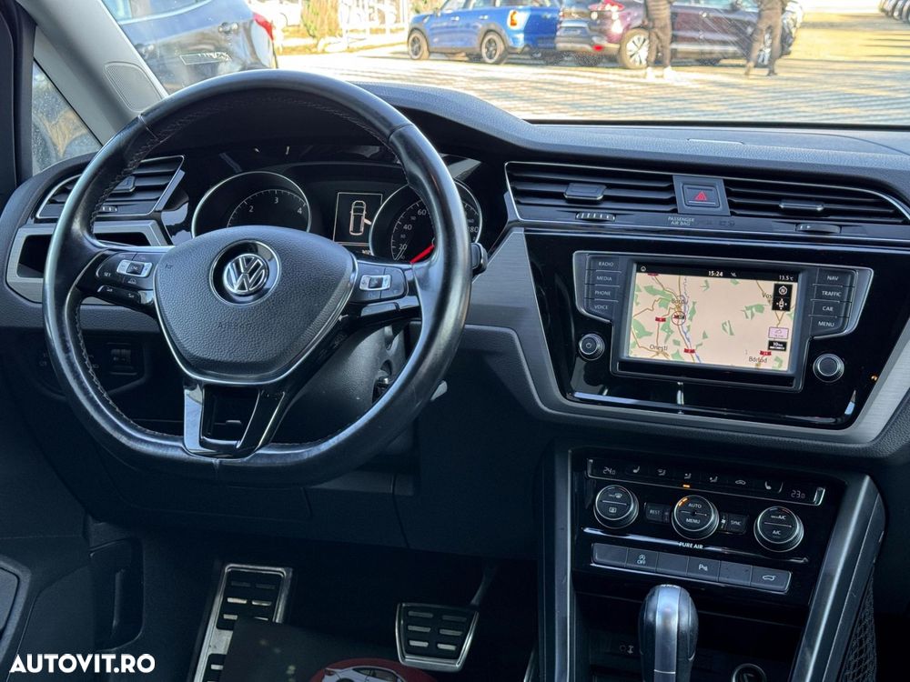 Volkswagen Touran - 10