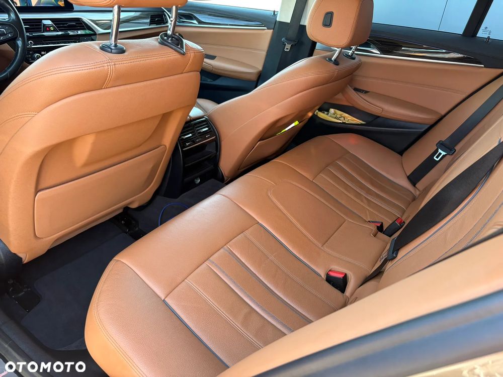 BMW Seria 5 530d xDrive Luxury Line - 22