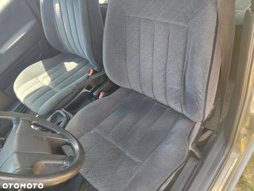 Volkswagen Passat - 13