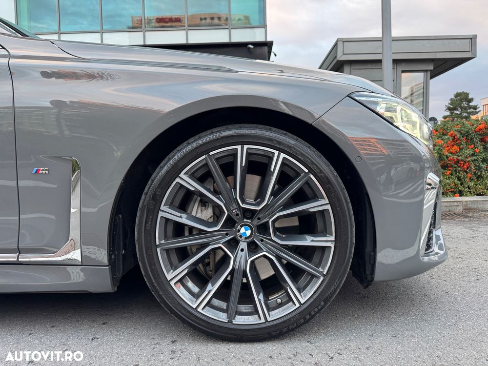 BMW Seria 7 745e - 37