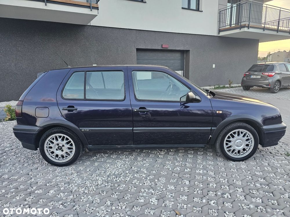 Volkswagen Golf - 16