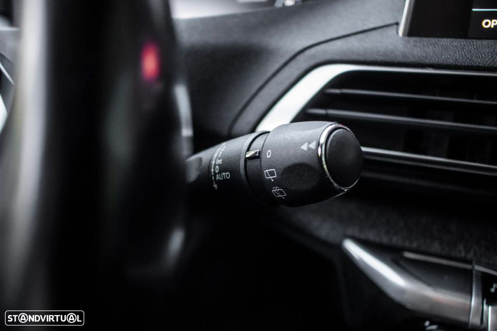 Peugeot 3008 BlueHDi 130 Stop & Start EAT8 Allure - 17