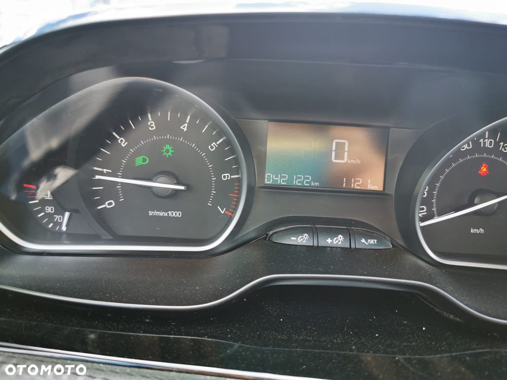 Peugeot 208 PureTech 82 Start & Stop Style - 13