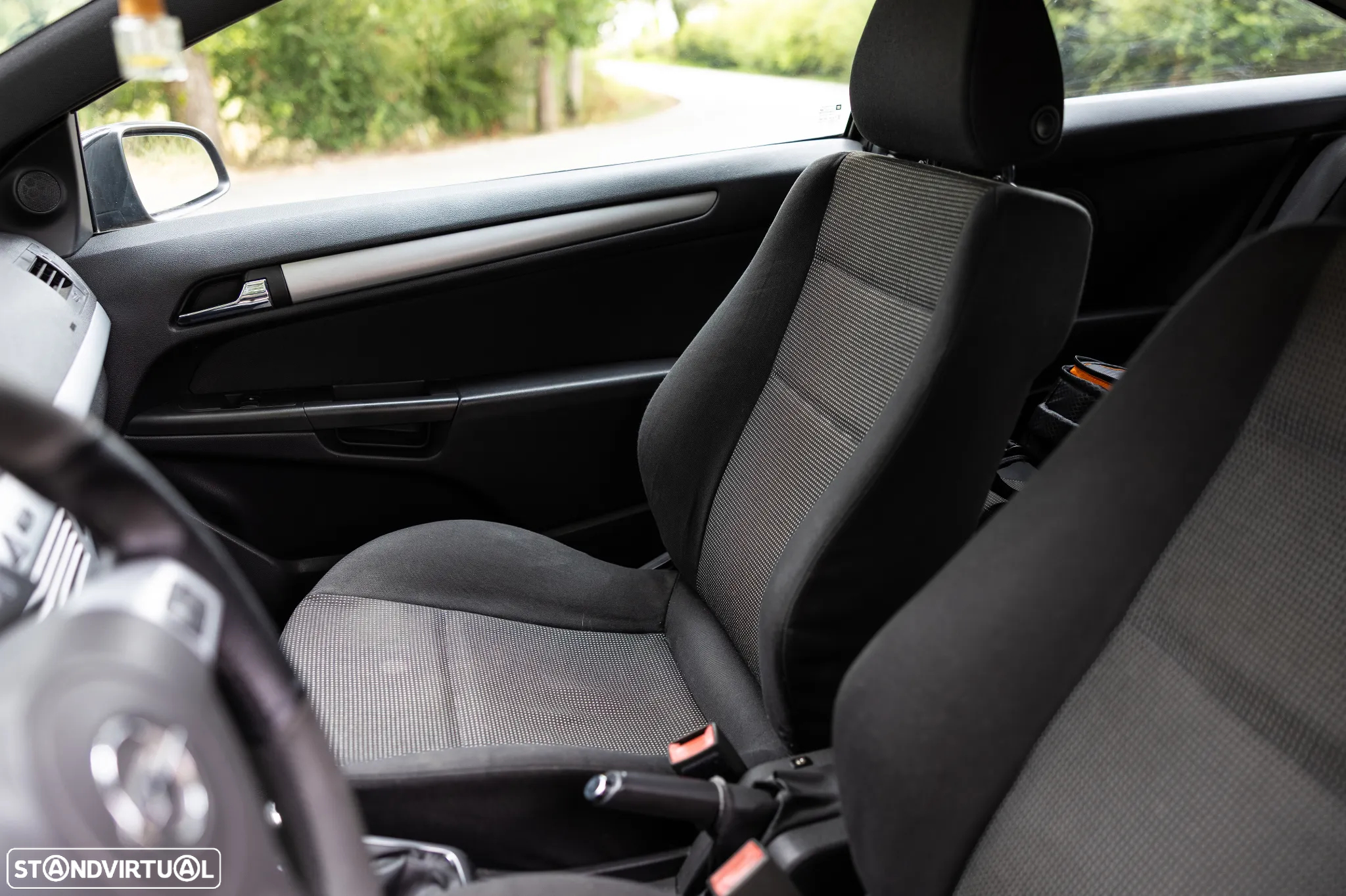 Opel Astra GTC 1.7 CDTi - 12