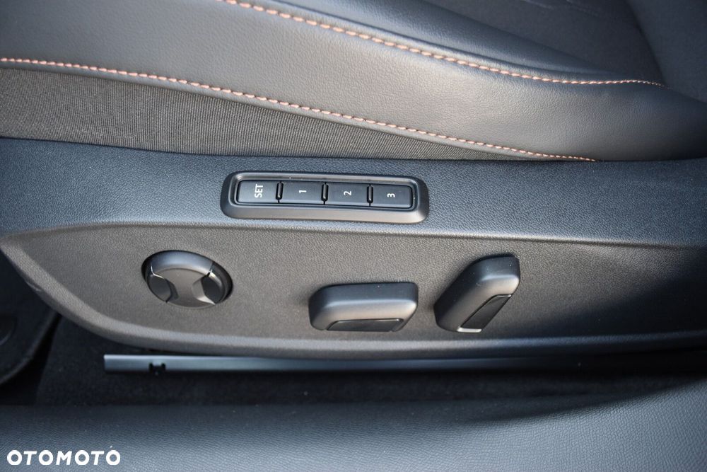 Cupra Leon 2.0 TSI DSG - 30