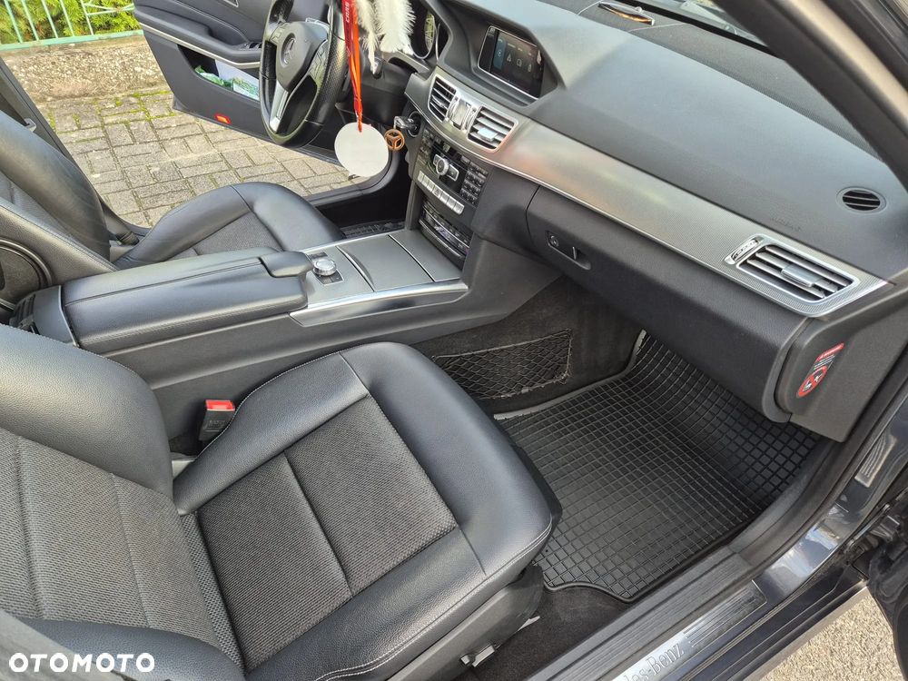 Mercedes-Benz Klasa E 220 T CDI 7G-TRONIC Avantgarde - 8