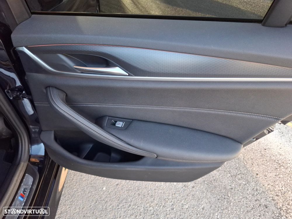 BMW 530 e Pack Desportivo M Pro - 36