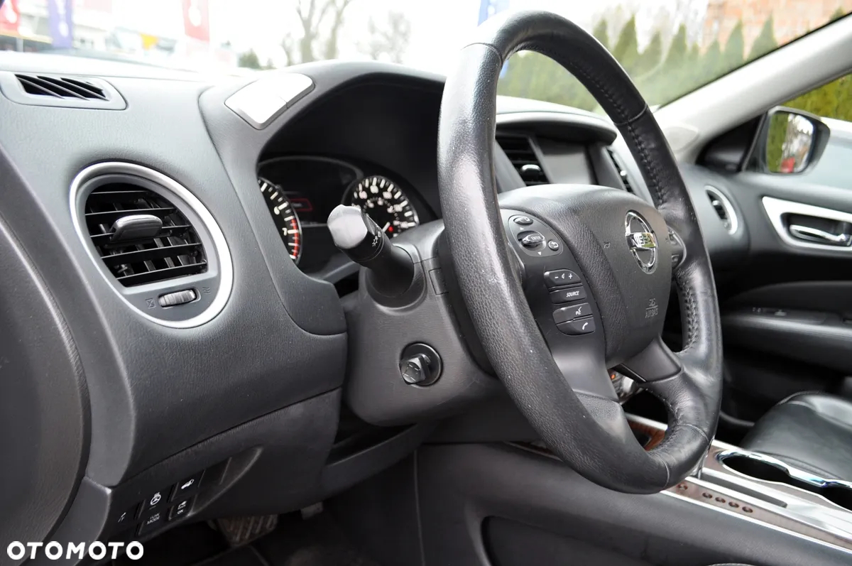 Nissan Pathfinder - 16