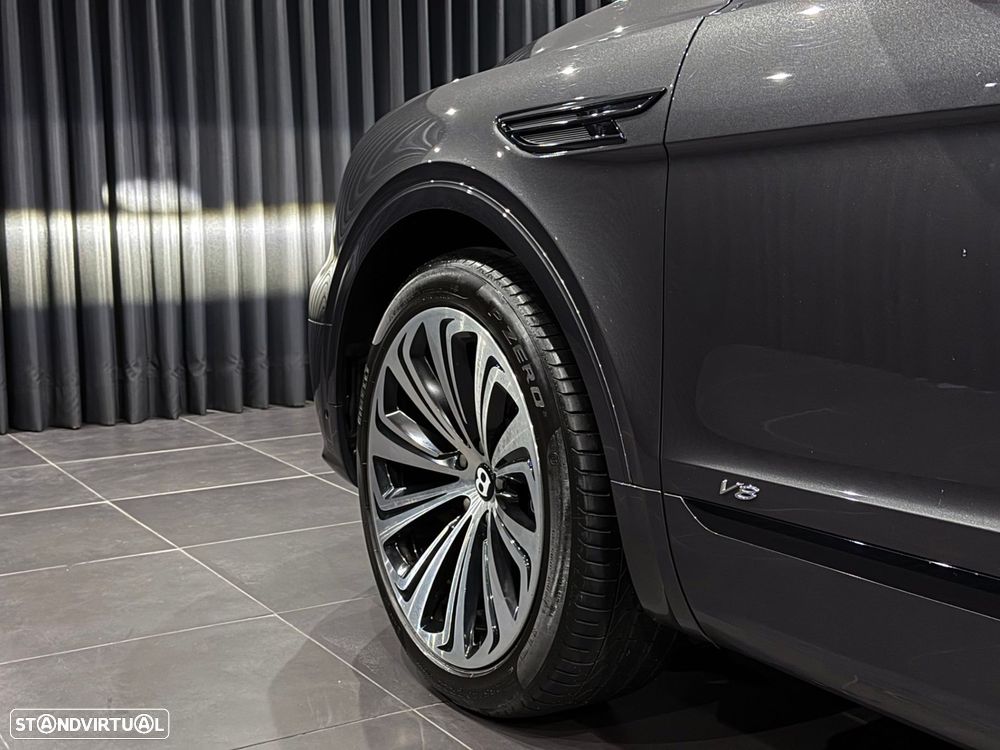Bentley Bentayga V8 Atelier Edition - 15