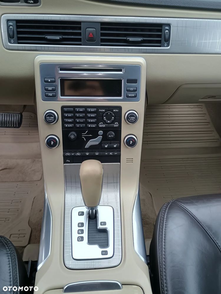 Volvo XC 70 - 13