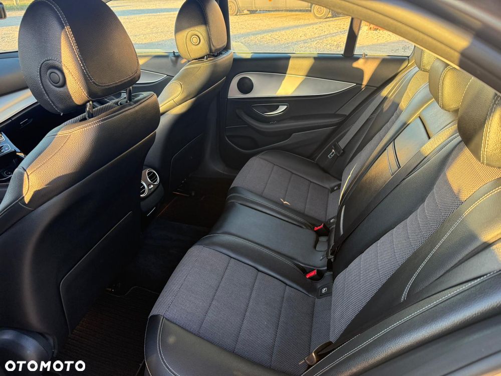 Mercedes-Benz Klasa E - 16