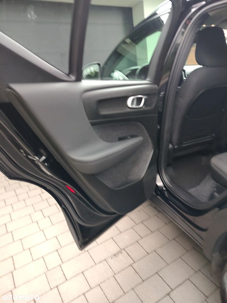 Volvo XC 40 - 25