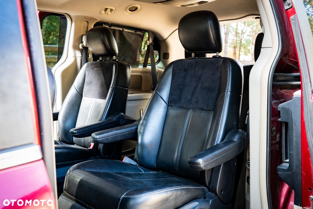 Chrysler Town & Country 3.6 Limited - 14