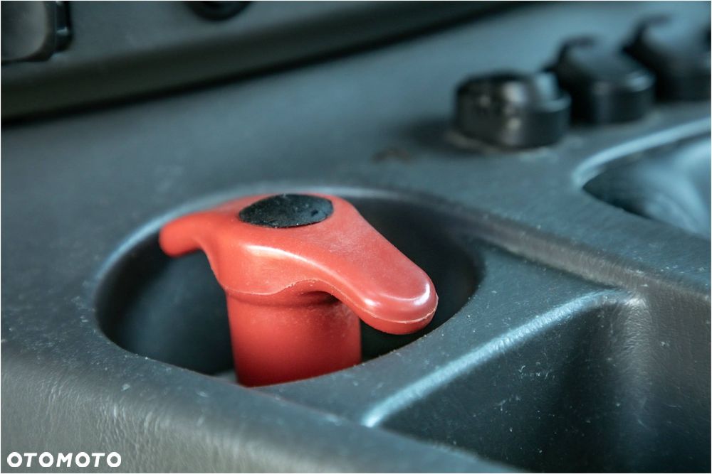 Toyota Hilux 3.0 D-4D SR5 - 24