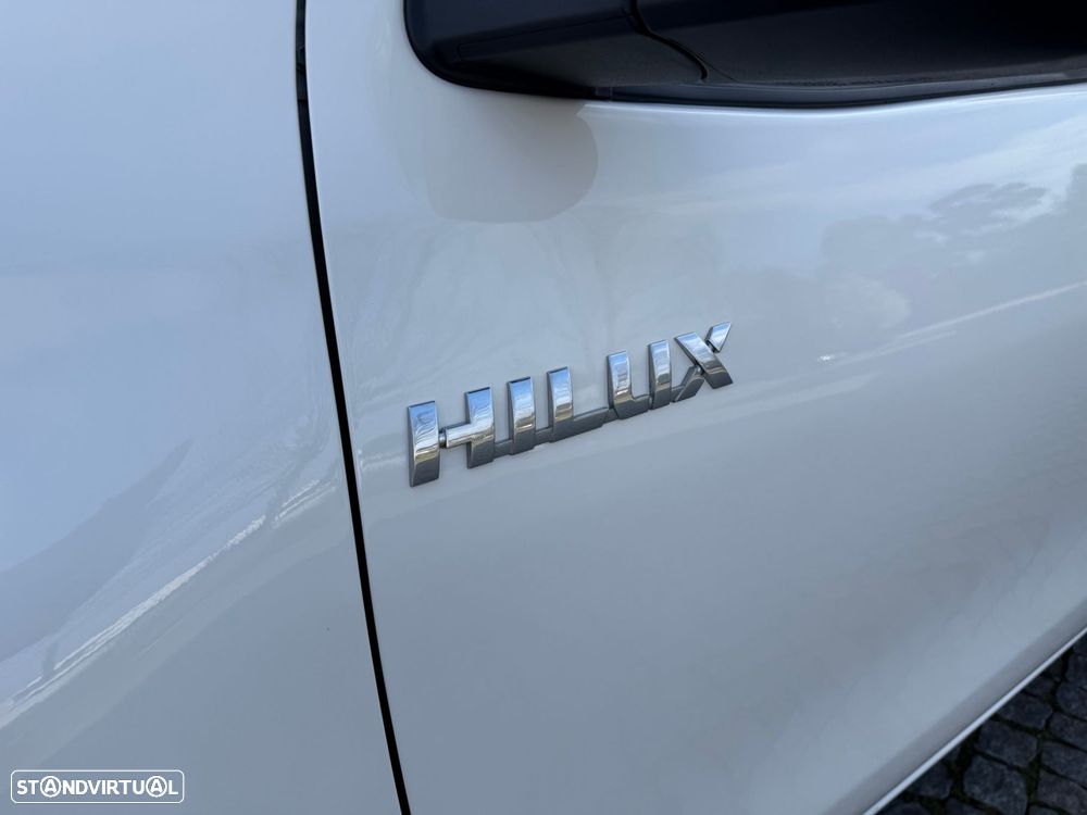 Toyota Hilux 2.4 D-4D 4WD CD CH - 12