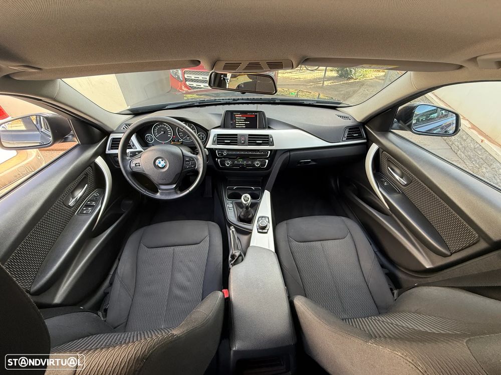 BMW 320 d Advantage - 30