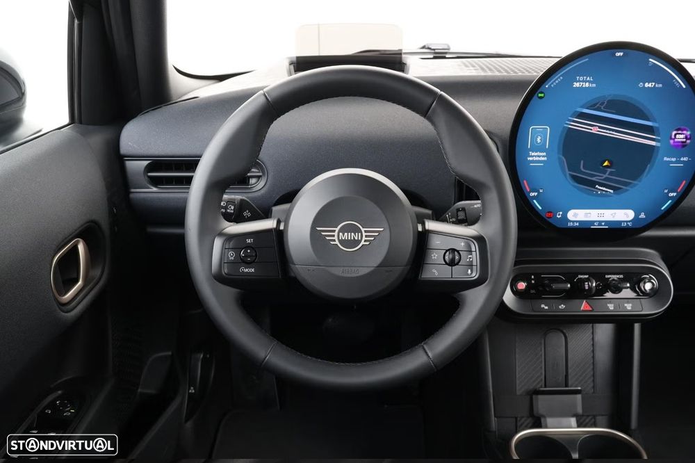 MINI 5 Portas Cooper Premium Essential Auto - 9