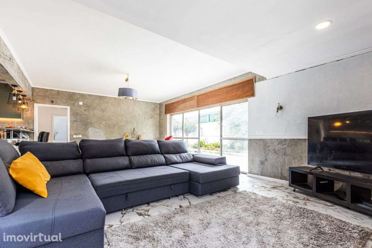 Moradia T3 parcialmente remodelada c/ piscina - Grande imagem: 3/28