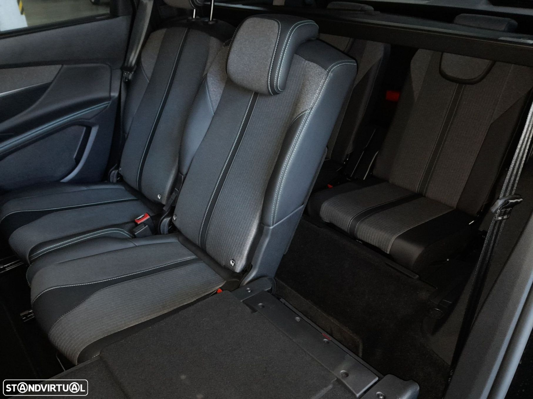 Peugeot 5008 1.5 BlueHDi Allure Pack EAT8 - 13