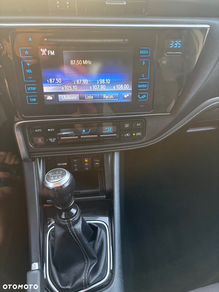 Toyota Auris 1.2 T GPF Premium - 35