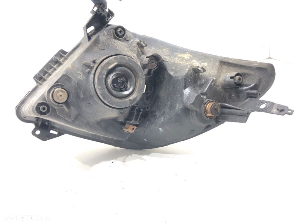 REFLEKTOR PRAWY PRZÓD - 118.00 PLN - SUZUKI SWIFT III (MZ, EZ) 2005 - 2022 1.3 (RS 413) 67 kW [91 - 7