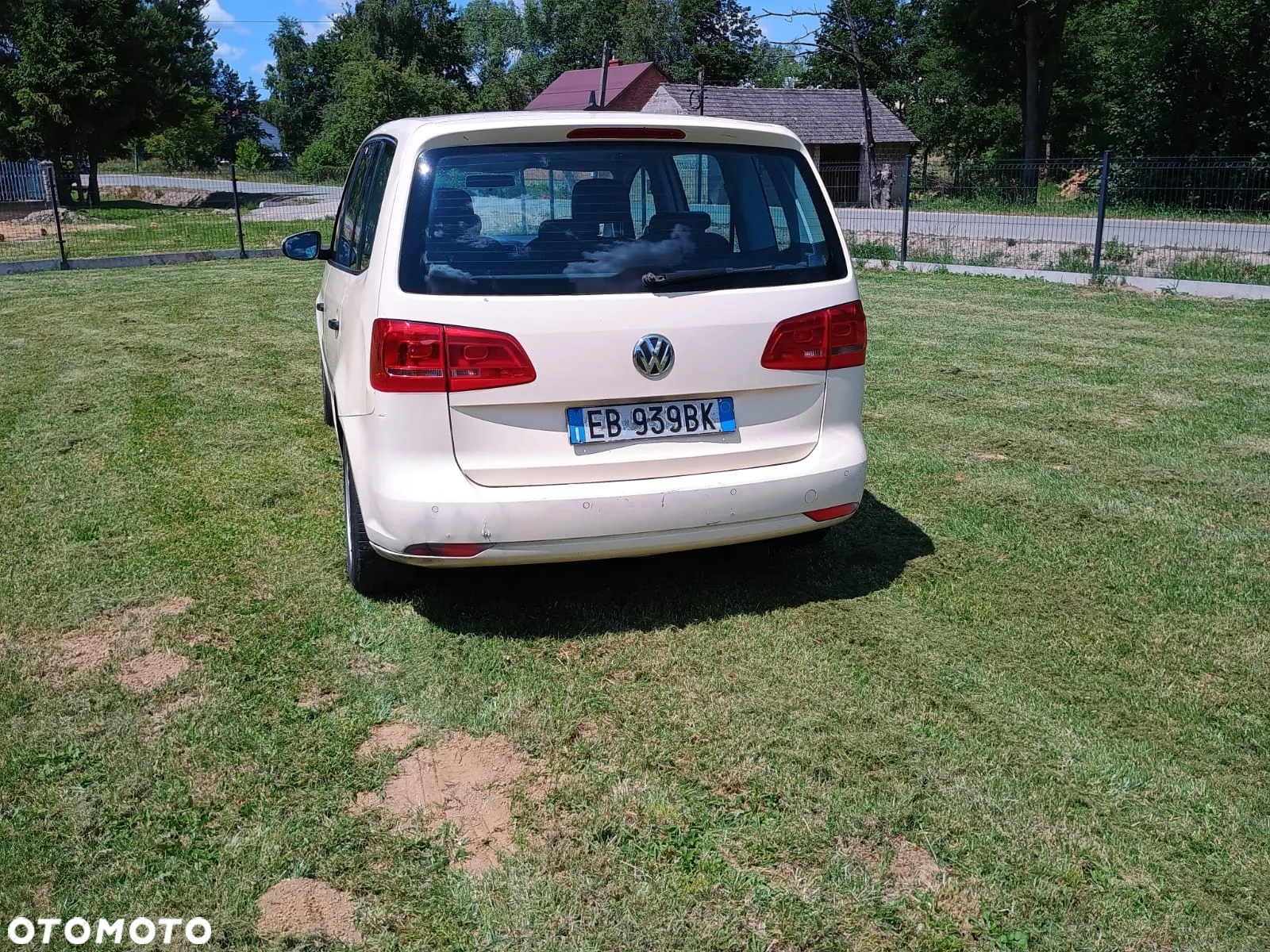 Volkswagen Touran - 4