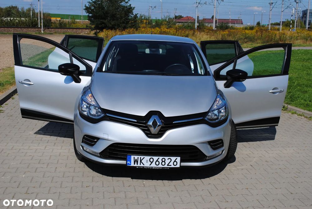Renault Clio 1.2 16V 75 LIMITED - 29