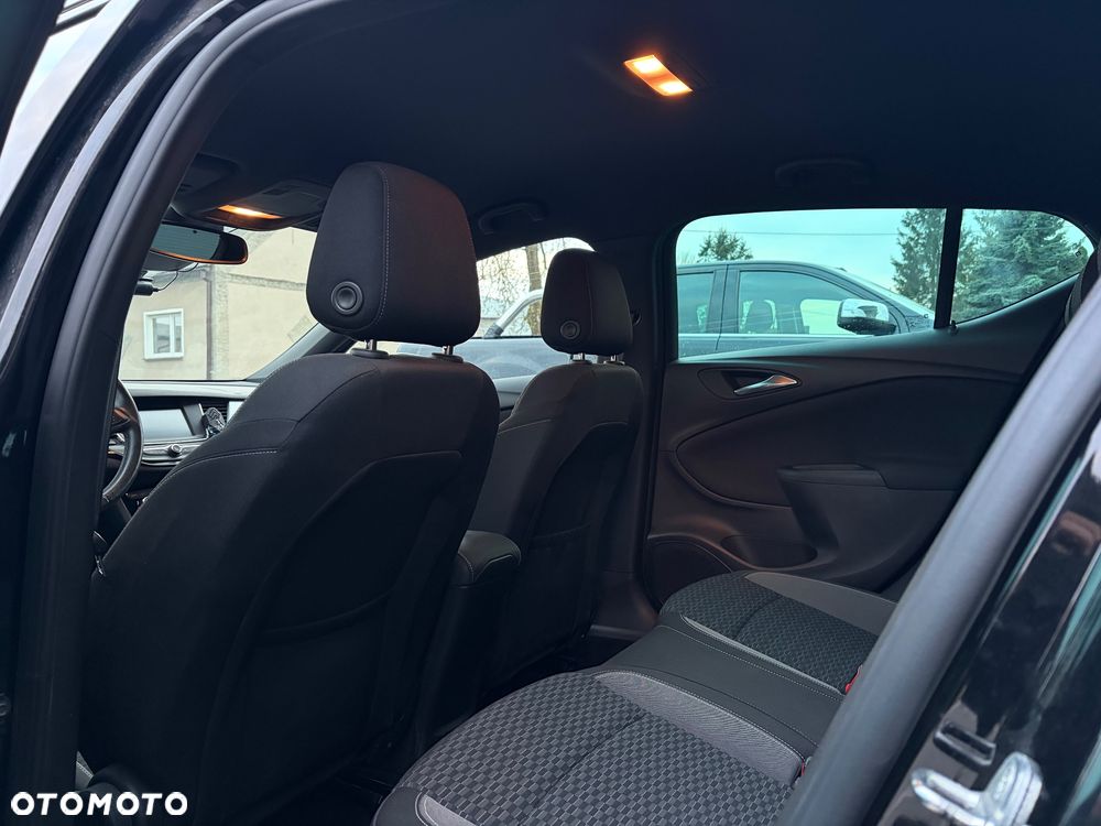 Opel Astra 1.2 T GS Line S&S - 16
