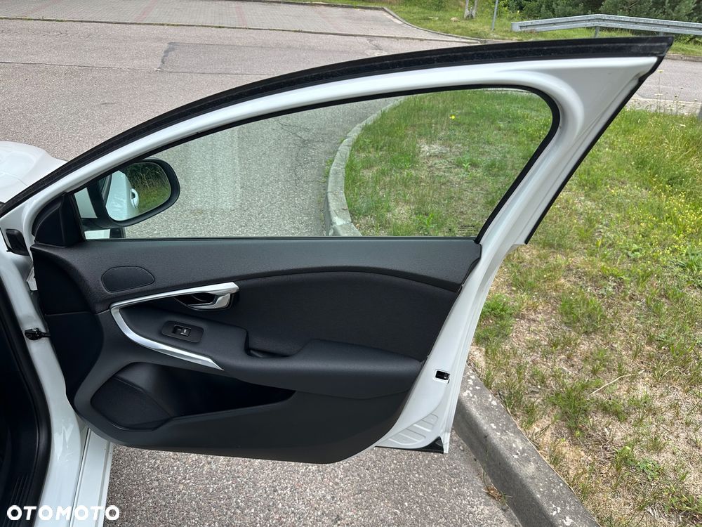 Volvo V40 T2 - 25