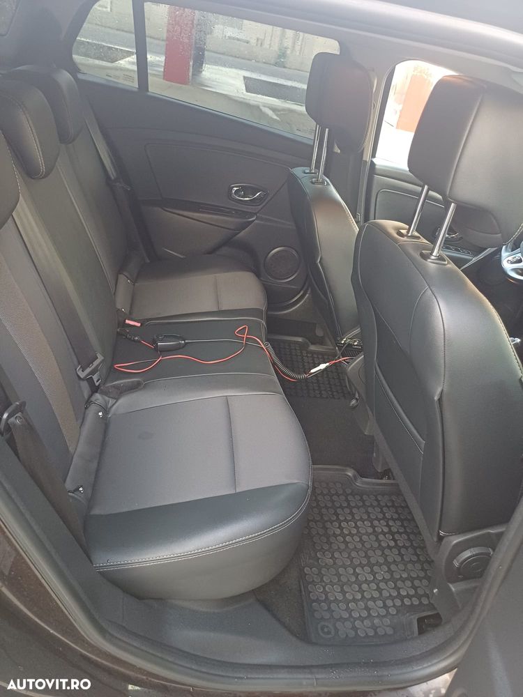 Renault Megane dCi 95 FAP Paris - 9