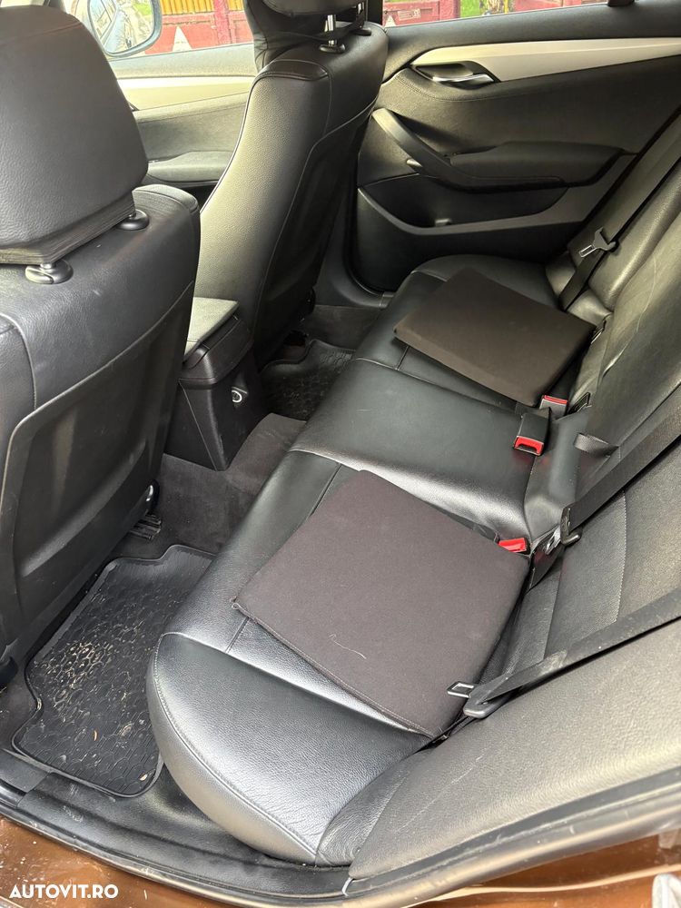 BMW X1 sDrive20d - 11