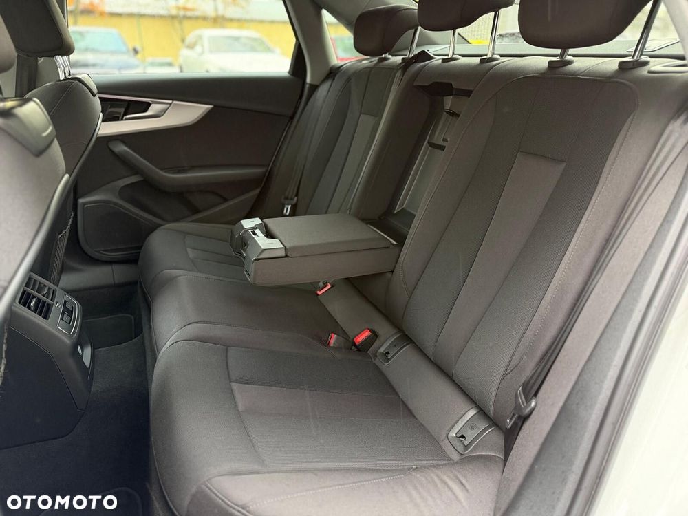 Audi A4 Limousine - 19