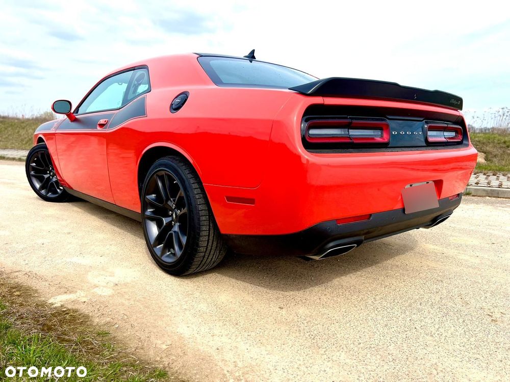 Dodge Challenger - 6